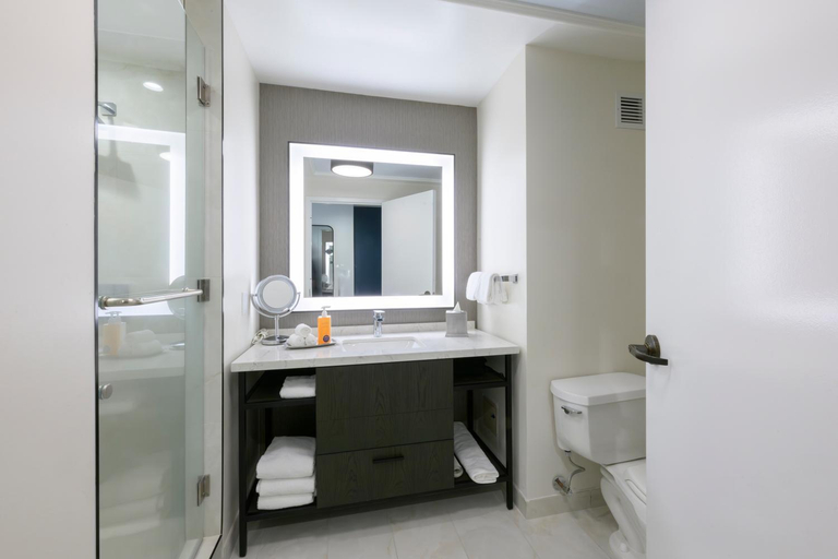 Bathroom 4, L’Auberge Casino Resort, Calcasieu
