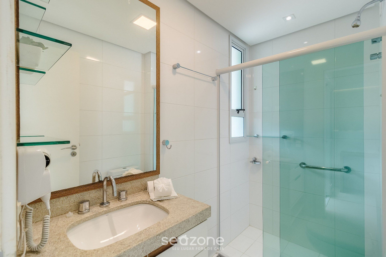Bathroom 5, Apart in Cond. w/ Access to Beach and Pool Ave0232, Florianopolis