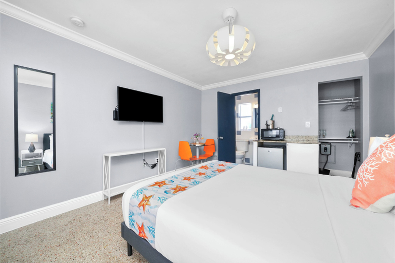 Bedroom 2, Hollywood Beach Suites, Broward