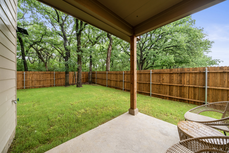 Others 5, Luxurious 4 Bed Duplex Getaway in Denton TX!, Denton