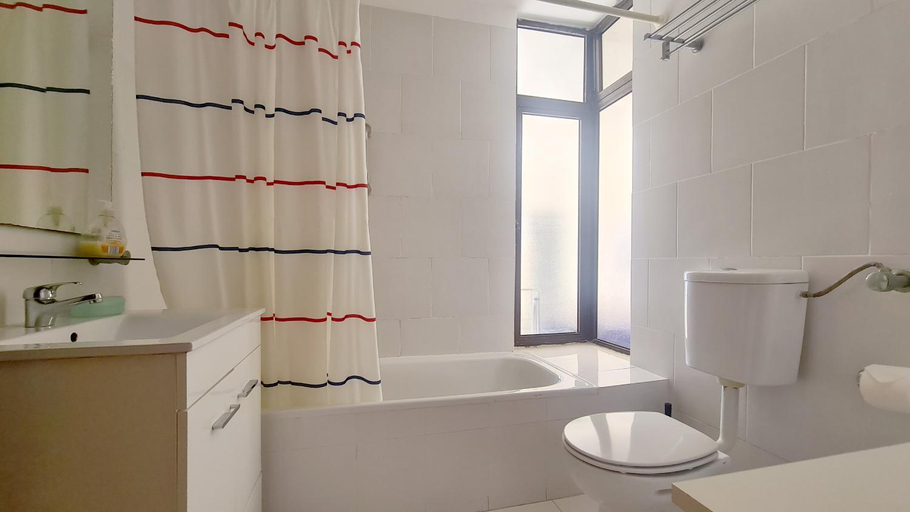 Bathroom, Albufeira Sea and Old Town View 32, Albufeira