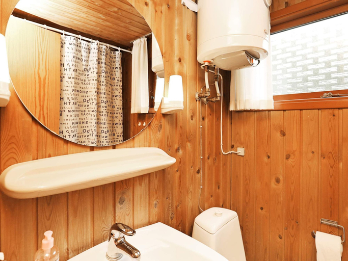 Bathroom 3, Spacious Holiday Home In Struer near Ocean, Struer