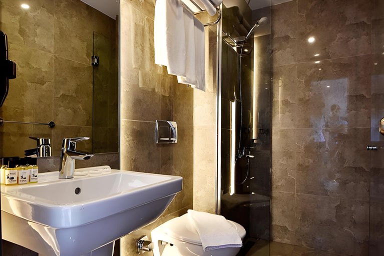 Bathroom 2, Parkim Ayaz Hotel, Bodrum