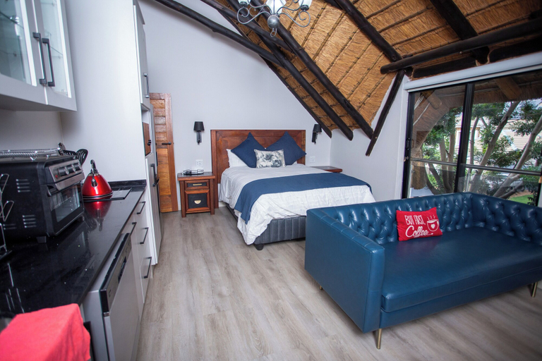 Bedroom 3, Golden Casa, Waterberg
