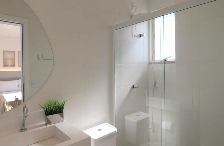 Bathroom 2, Apt With Barbecue in Building With Pool Lda0703, Porto Belo