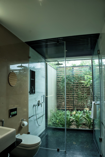 Bathroom 4, Raga Svara, Rajkot