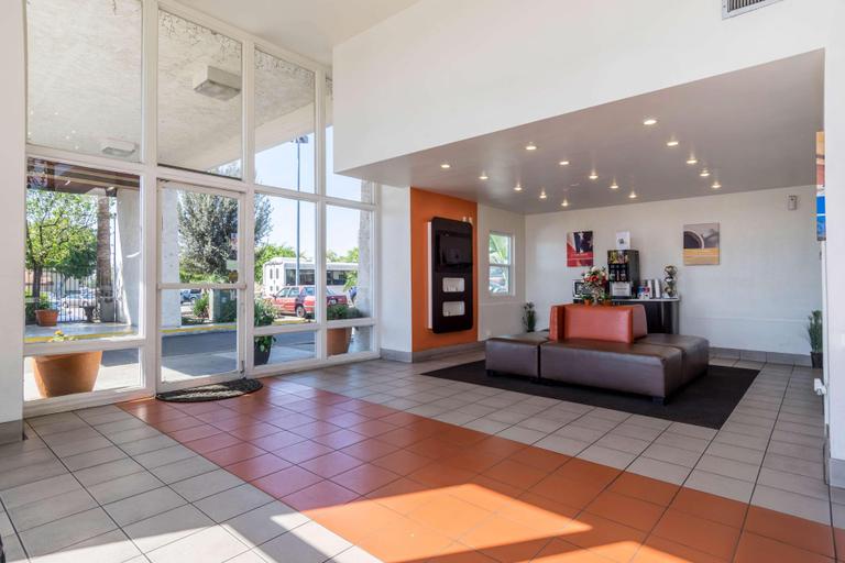 Public Area 2, Motel 6 Redlands, CA, San Bernardino