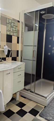 Bathroom 4, Hotel Residence Saint Ouen, Seine-Saint-Denis