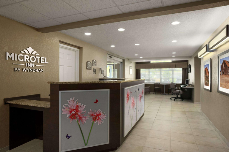 Public Area, Microtel Inn & Suites By Wyndham Mineral Wells/Pa, Wood