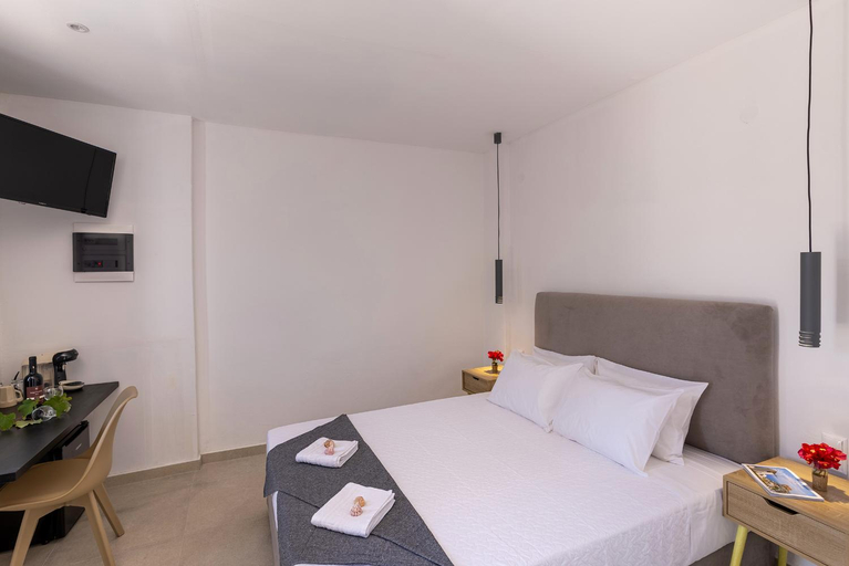 Bedroom 2, Chrysonisos Suites with Sunset & Seaviews near Kini, South Aegean