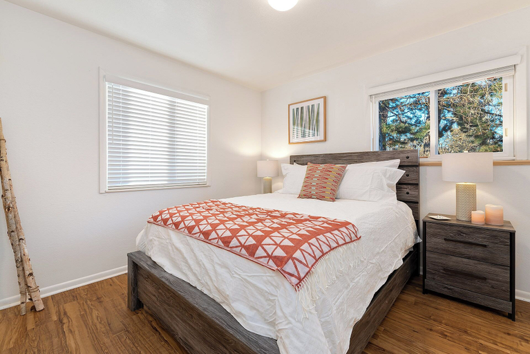 Bedroom, Orchard Flats Perfect Group Stay w/ Yard and BBQ, Larimer