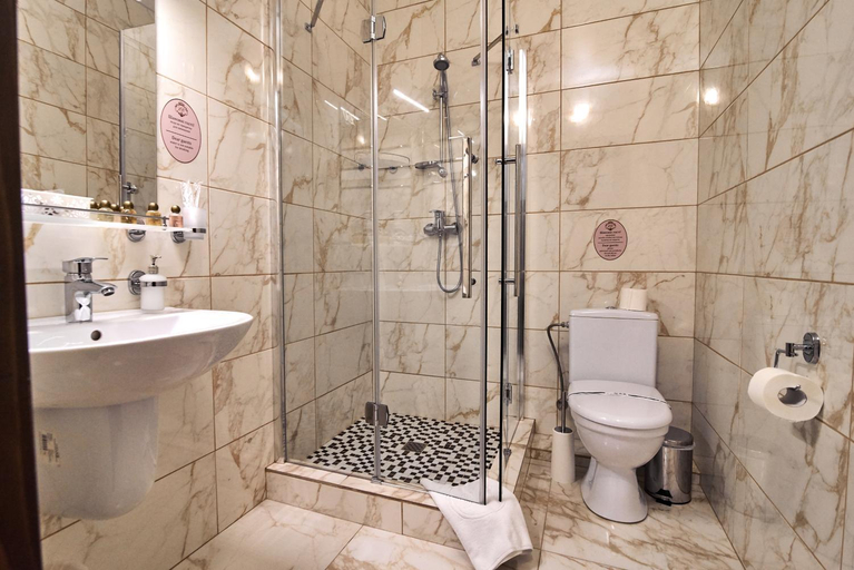 Bathroom 3, Villa Livorno, Nadvirnians'kyi