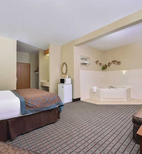 Bedroom 3, Regency Inn Geneseo, Henry