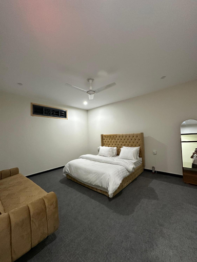 3, Hotel Comfort Hill, Hazara