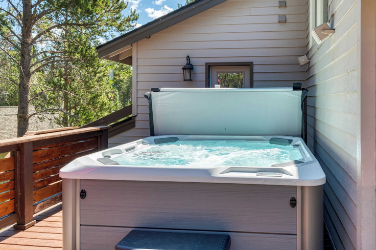 Bathroom 4, Private Boat Ramp Access Hot Tub, Fire Pit, Deck River Meadows by Avantstay, Deschutes