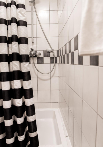 Bathroom 4, Hotel Slavija, Split