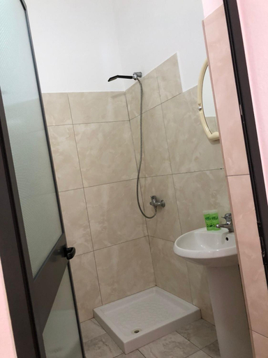 Bathroom, Hotel Xhej, Mirditës