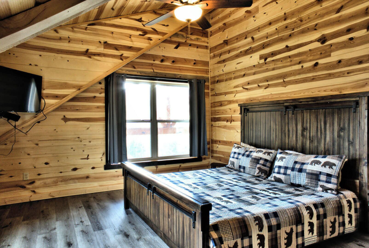 Bedroom 3, Wagon Wheel, Sevier