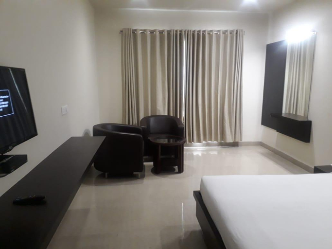 Bedroom 3, TGI Grand Nirvanaa, Indore
