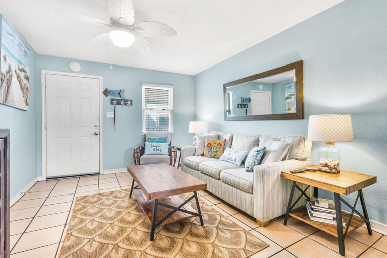 Room 4, Sunrise Village 215- 2BR 1BA Gulf Front Sleep 6, Baldwin