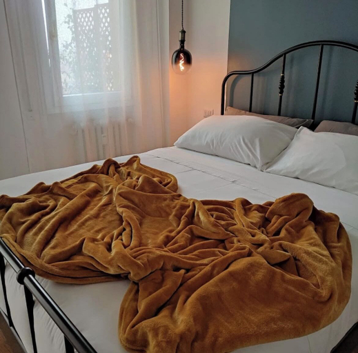 Bedroom 4, 9 ¾ Rooms by Edera, Bologna