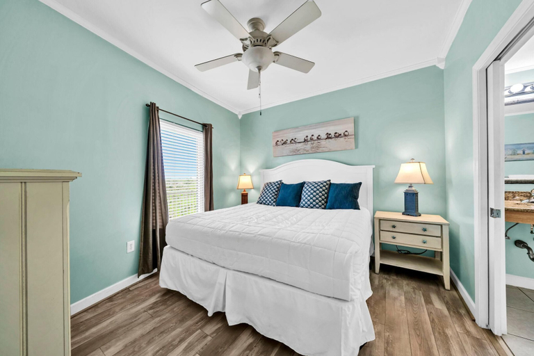 Bedroom 4, Splash 303e, Bay