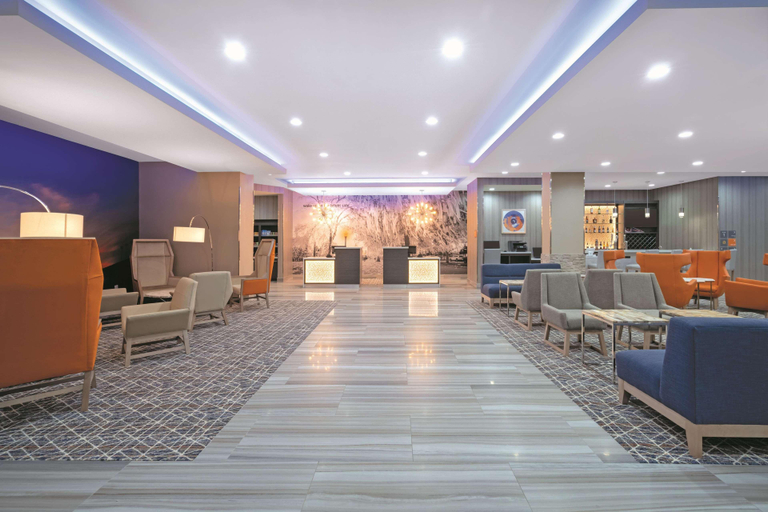 Public Area 2, La Quinta Inn & Suites by Wyndham Opelika Auburn, Lee