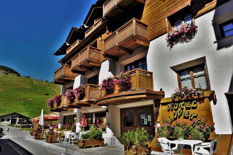Exterior & Views 2, Hotel Helvetia, Sondrio