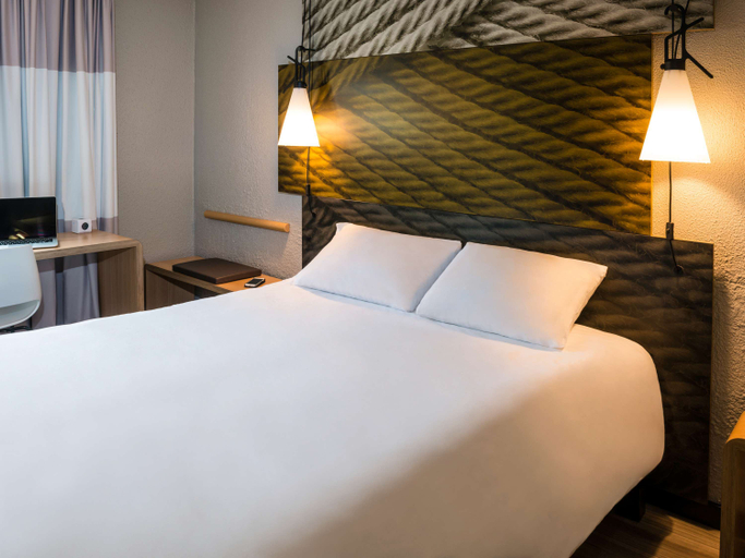 Bedroom 4, ibis Bourg-en-Bresse, Ain