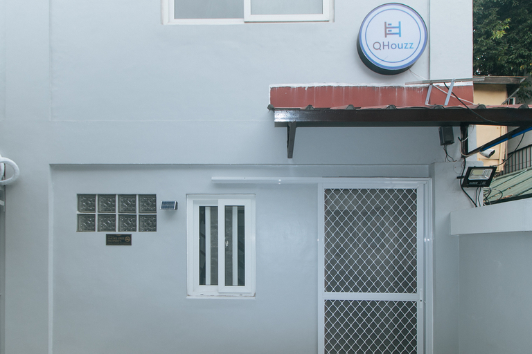Exterior & Views 2, RedDoorz @ Qhouzz near PUP, Manila City