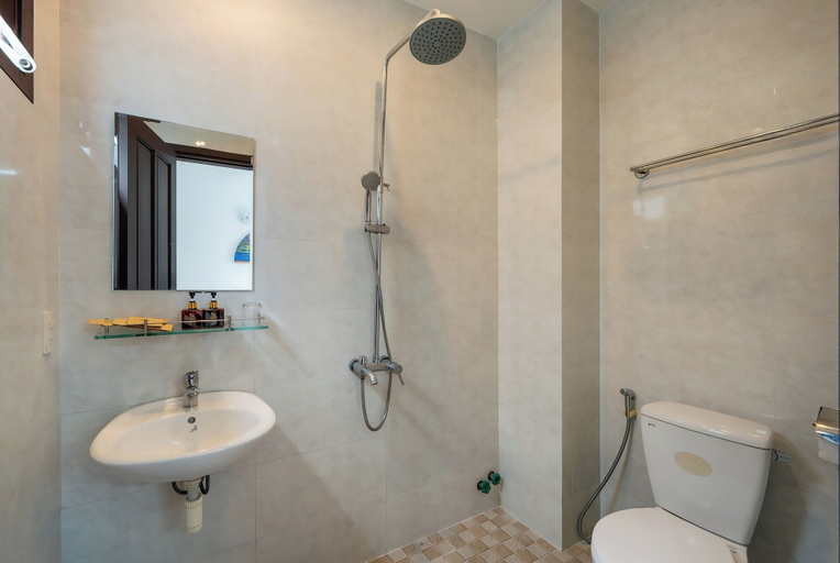 Bathroom 4, Smart Garden Homestay, Da Nang