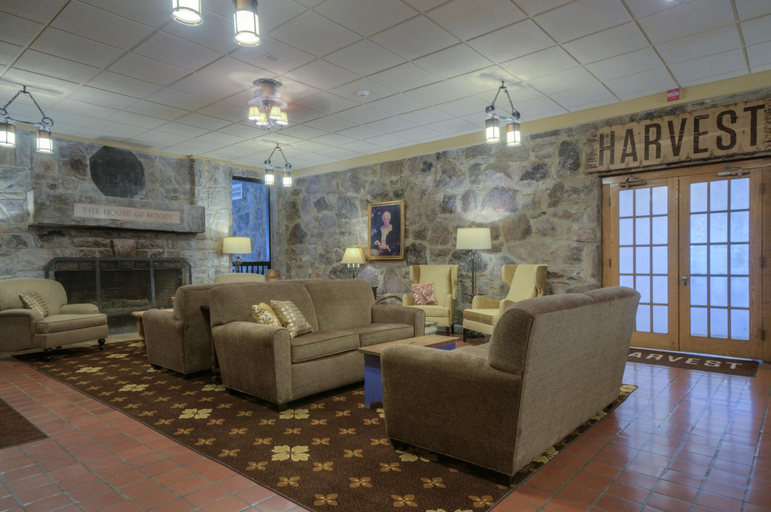 Public Area, Mountain Lake Lodge, Giles