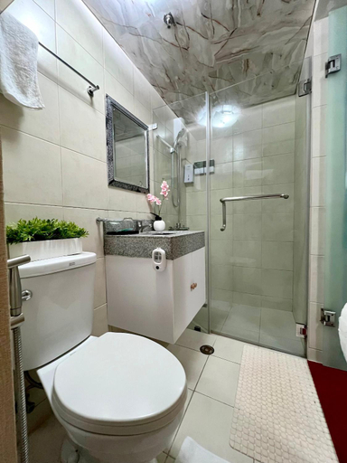 Bathroom 4, Cebu CalmingNSweet Staycation, Cebu City
