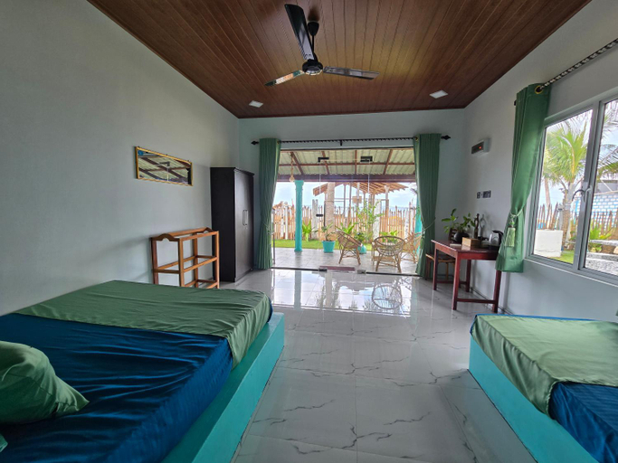 Bedroom 3, Hotel Angel Inn Beach, Trincomalee Town and Gravets
