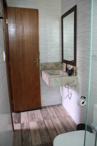 Bathroom 3, Hotel Barroso, Pirapora