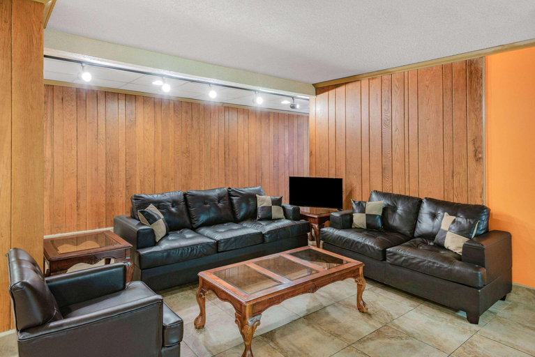 Public Area 2, Howard Johnson by Wyndham Staunton, Staunton
