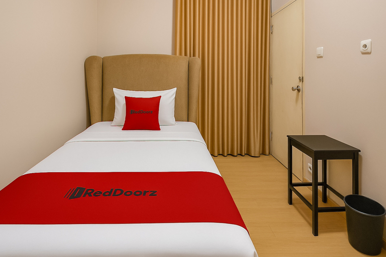 Bedroom 2, RedDoorz near Metro Bandung, Bandung