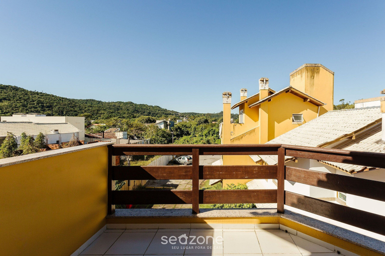 Property grounds 3, House in Condo w/ Pool, 300m From the Beach Ali024, Florianopolis