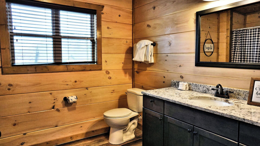 Bathroom 4, Suite Retreat, Sevier
