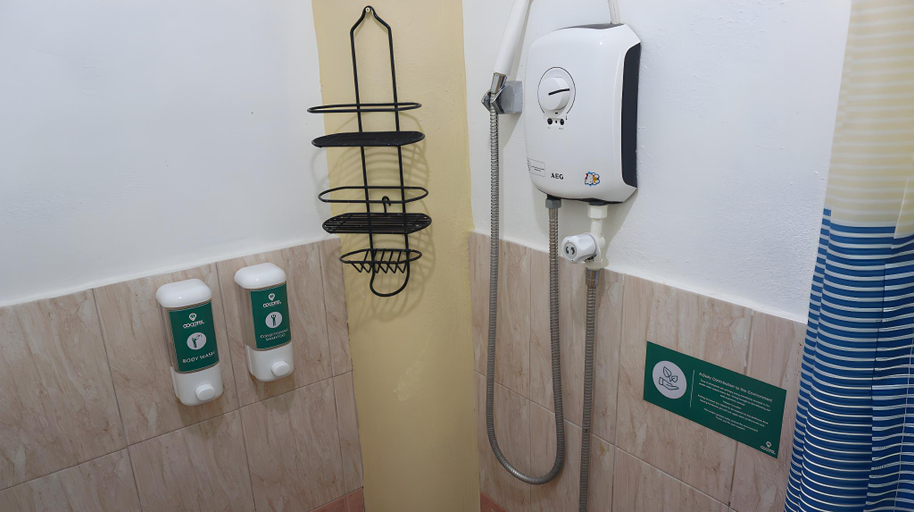 Bathroom 4, Cronin Residences , Oslob