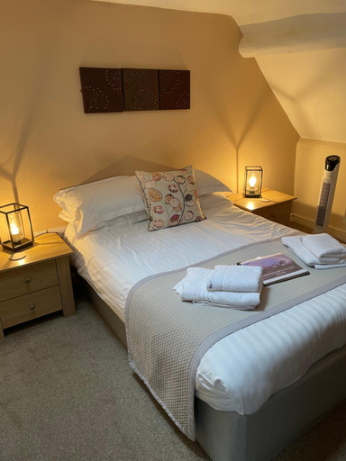 Bedroom 2, The Castle Inn, Monmouthshire