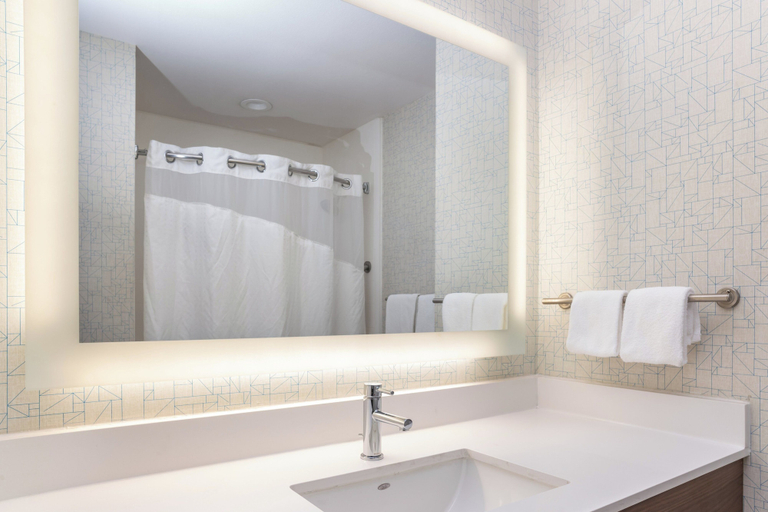 Bathroom 4, Holiday Inn Express & Suites BANNING by IHG, Riverside