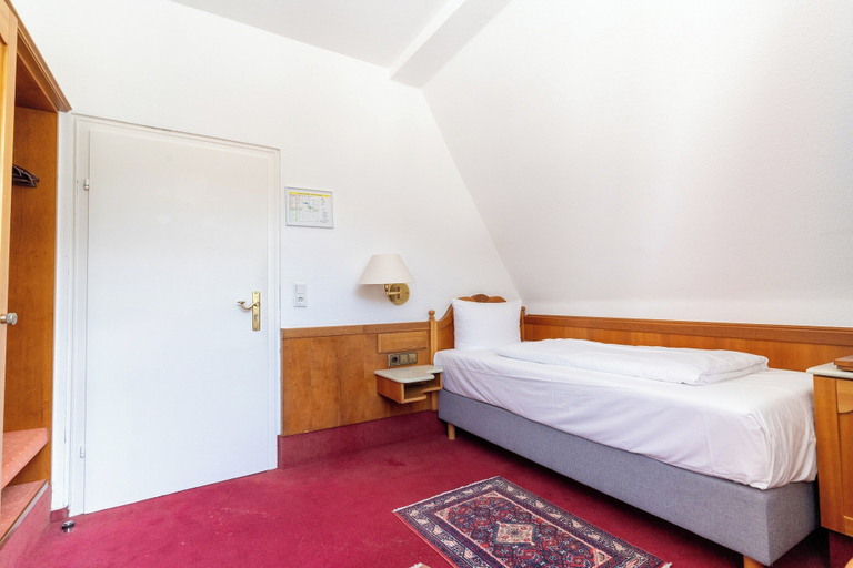 Bedroom 4, Hotel zum Ritter St. Georg, Heidelberg