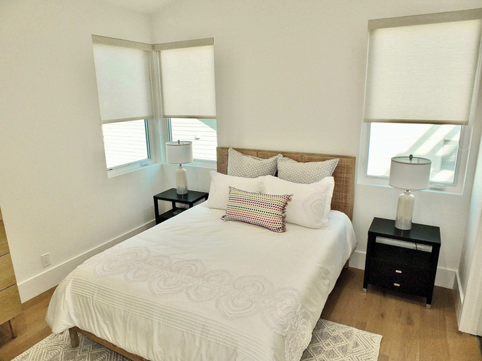 Bedroom 5, Beach Paradise Stunning 3-story in Long Beach!, Los Angeles