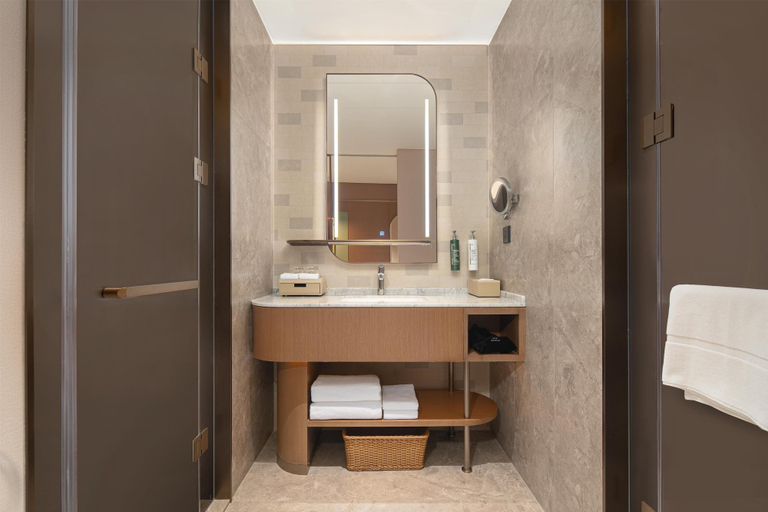 Bathroom 4, Hilton Garden Inn Urumqi Railway Station, Ürümqi