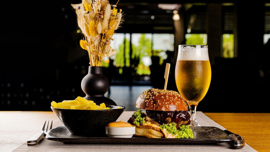 Food & Drinks 5, Serenity Resort, Codlea