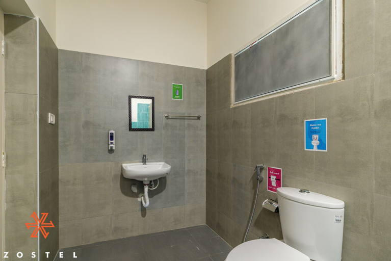 Bathroom 4, Zostel Chennai Anna Nagar, Chennai