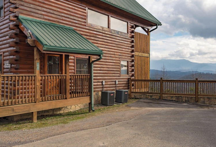 Exterior & Views 2, Sweet Slice of Heaven, Sevier