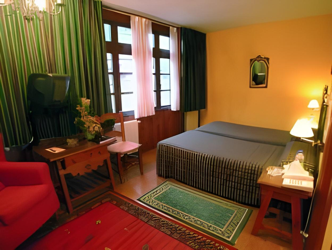 Bedroom 3, Alojamientos Cenera, Asturias