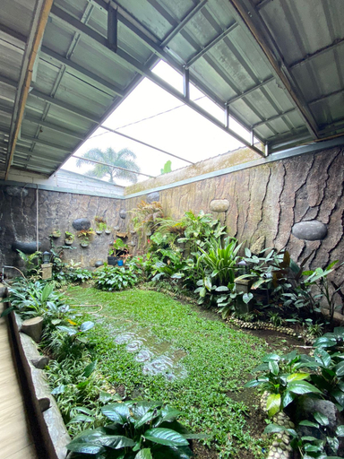 Others 5, Villa77, Subang